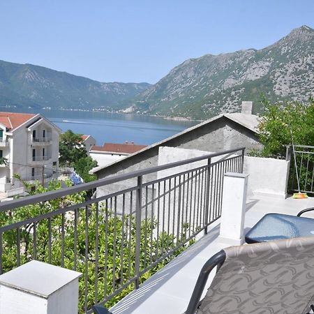 Subotic S Apartmani Risan Exteriér fotografie